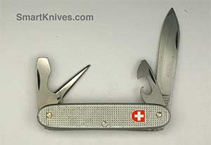 2000 Victorinox Soldier Swiss Army knife